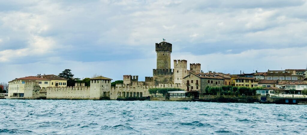 Two great day trips from Peschiera del Garda – Sirmione and Parco Giardino Sigurtà